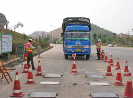 軸重秤-高速公路交警專用地磅、便攜式公路超載檢測系統(tǒng)