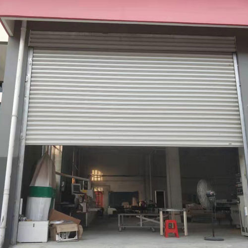 電動(dòng)抗風(fēng)卷閘門(mén)